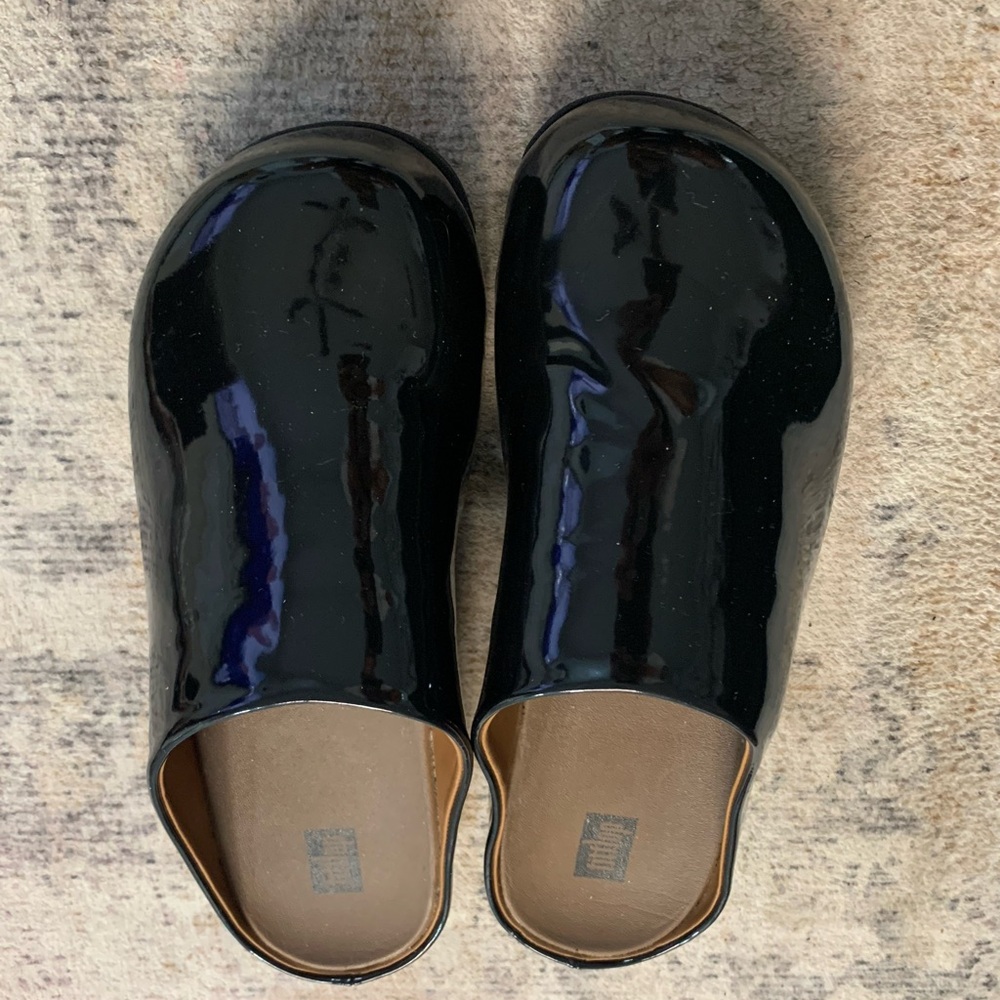 FitFlop Shuv Patent 322 Women's Clogs